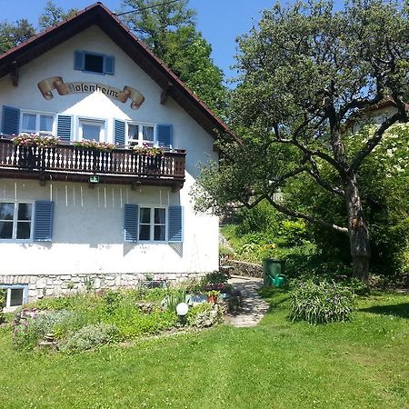 Pension Rosenheim เทรฟเฟน ภายนอก รูปภาพ