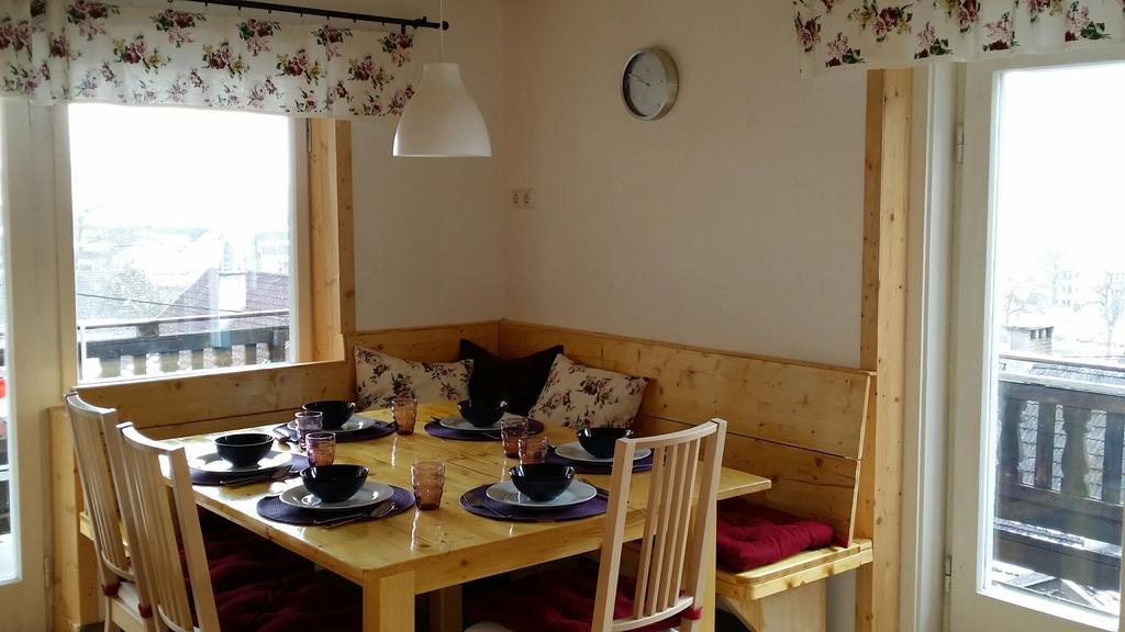 Pension Rosenheim เทรฟเฟน ภายนอก รูปภาพ